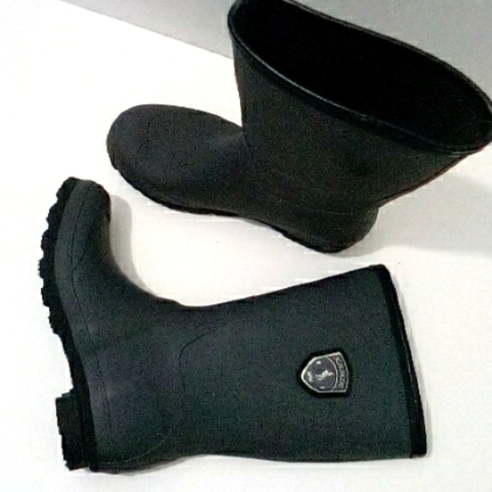 Kamik grey rain boots